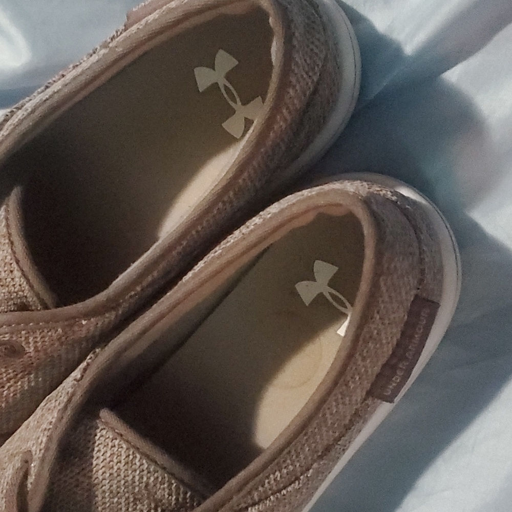 Shoes - Picture 2 of 4